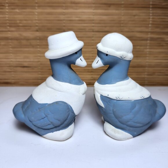 Ceramic Geese Salt and Pepper Shakers Collectible Geese Blue and White Vintage - Picture 4 of 8